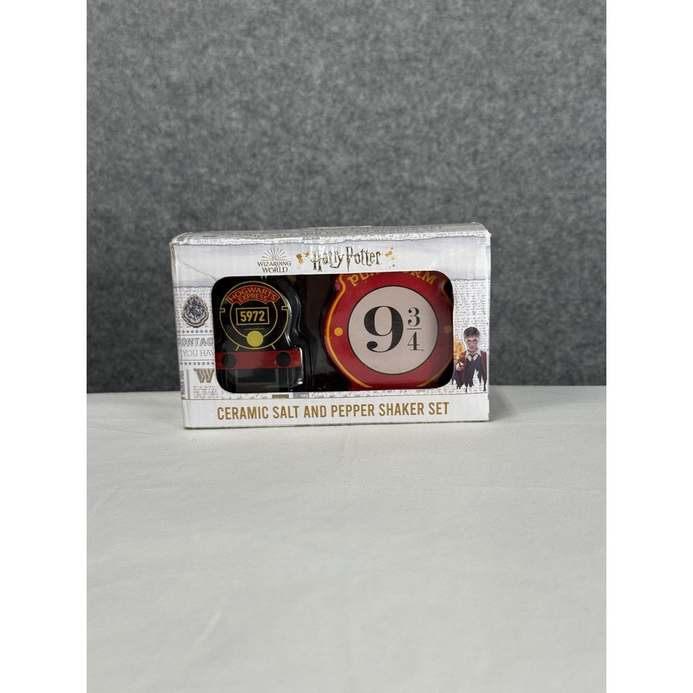 Harry Potter Hogwarts Express Platform 9 3/4 Ceramic Salt Pepper Shaker HP1480K2